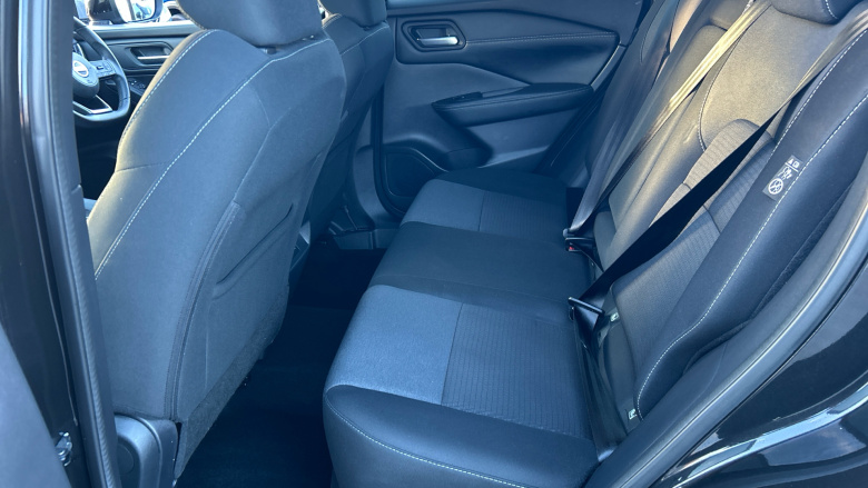 Nissan Qashqai 1.3 DiG-T MH N-Connecta 5dr Petrol Hatchback